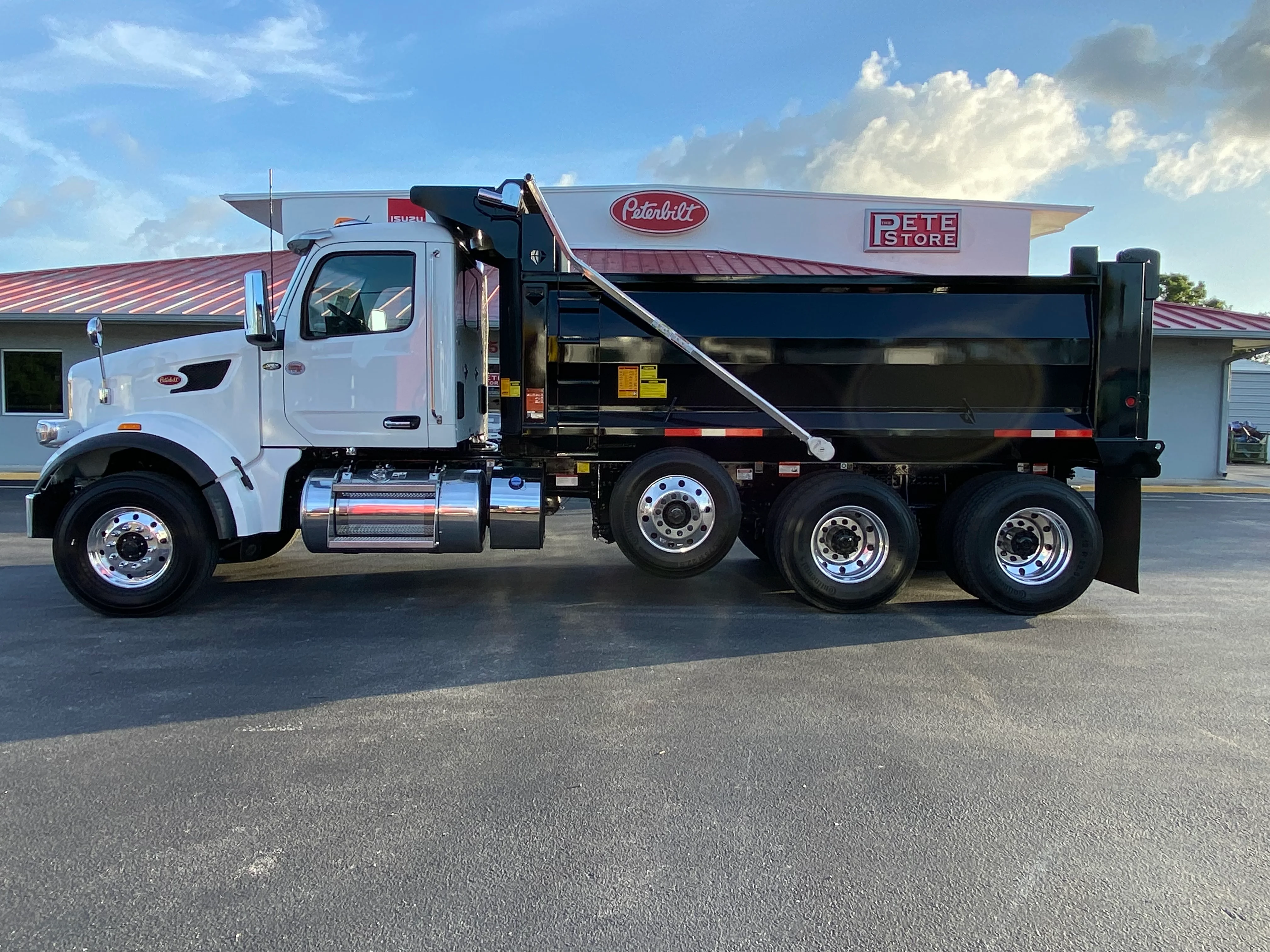 2026 Peterbilt 567 in Fort Pierce, FL — photo 7