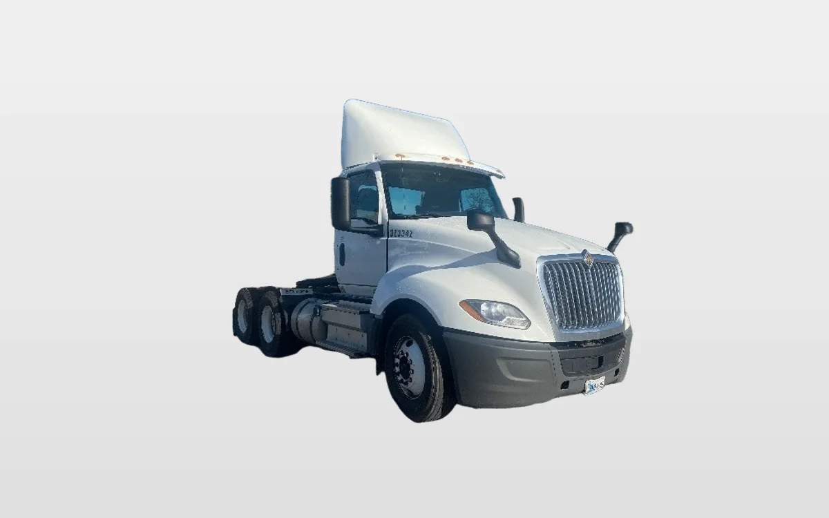 2018 International LT - image 1