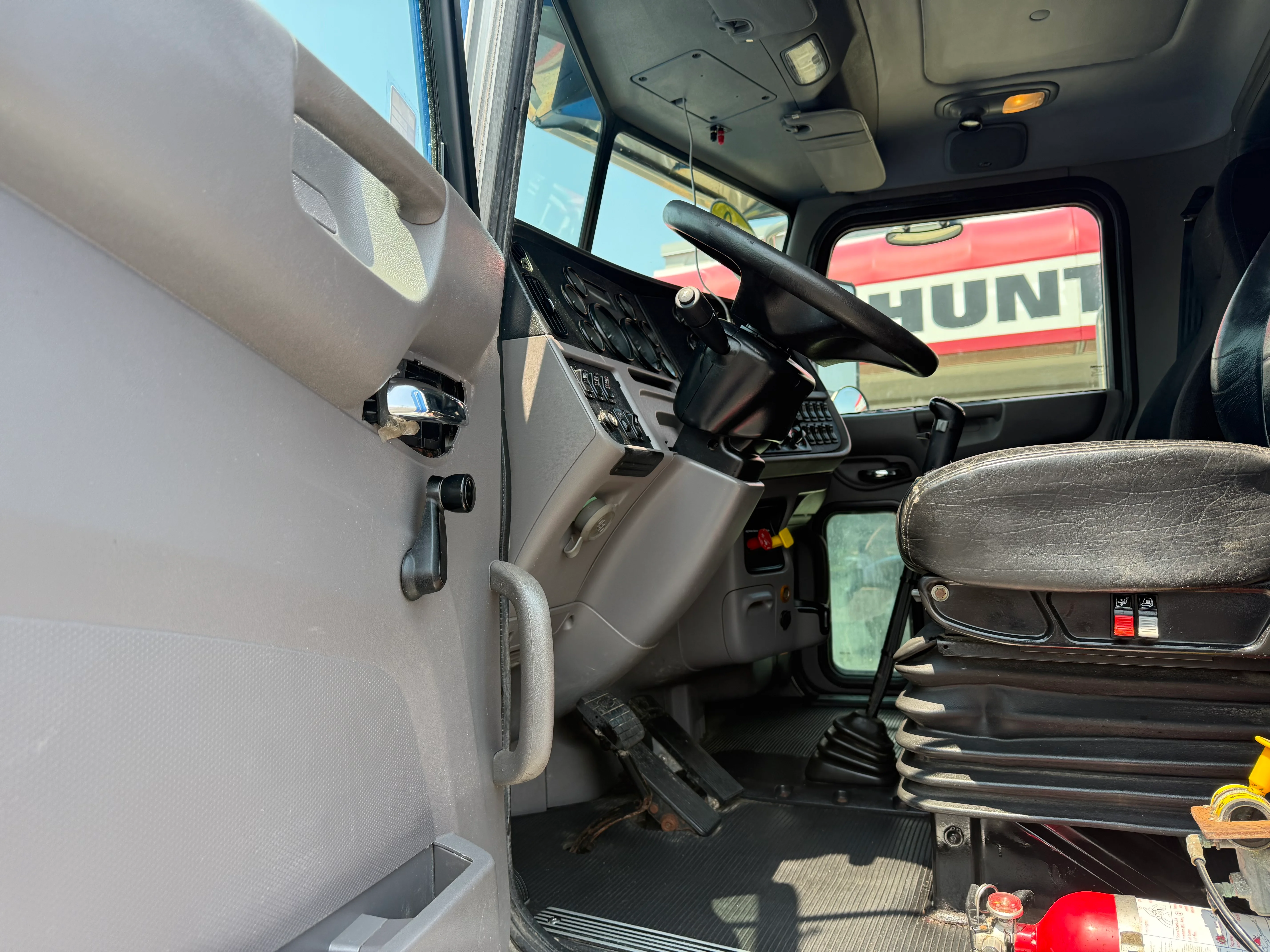 2020 Peterbilt 389 in Buffalo, NY — photo 8
