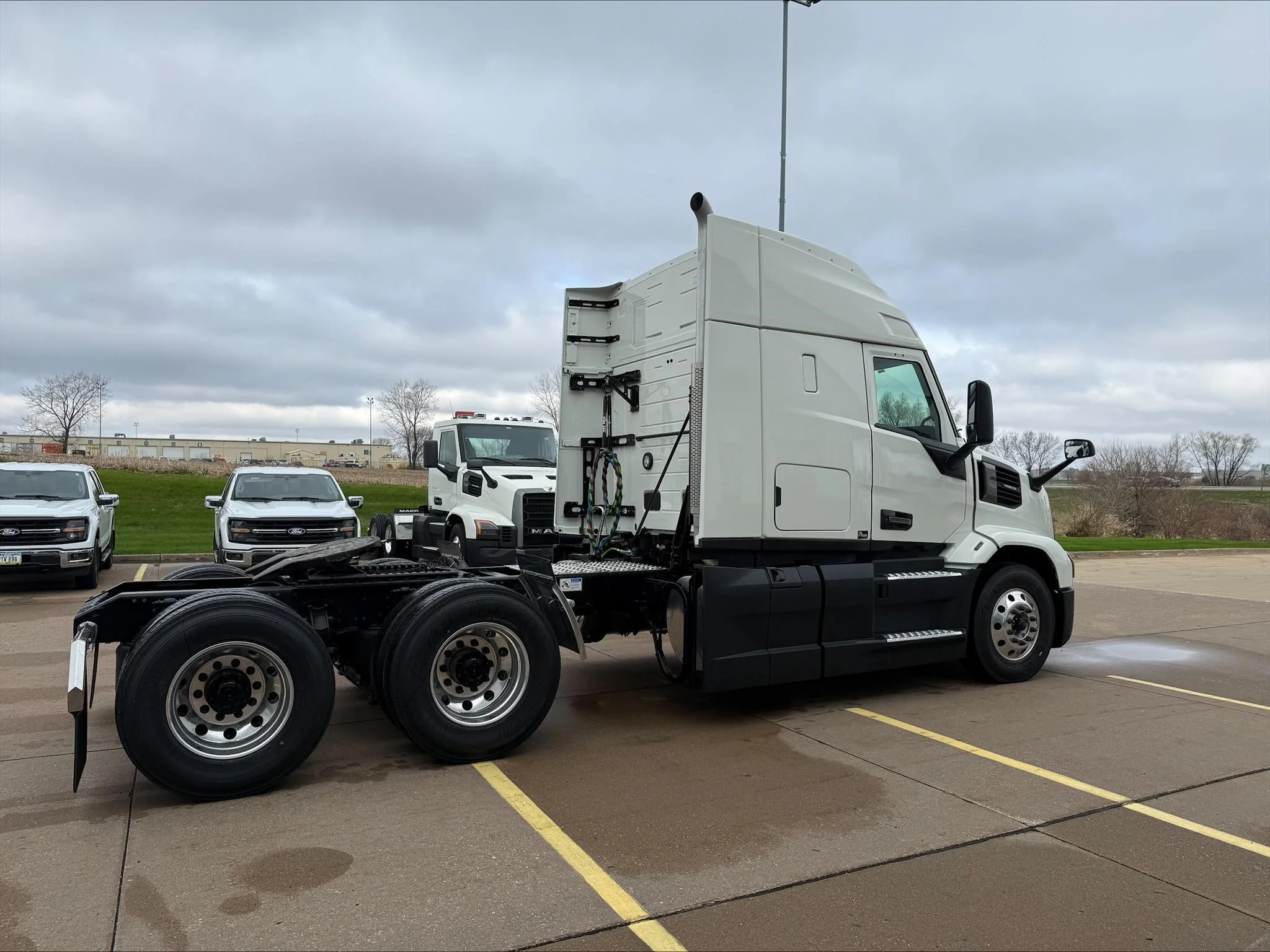 2026 Mack Pioneer — photo 4