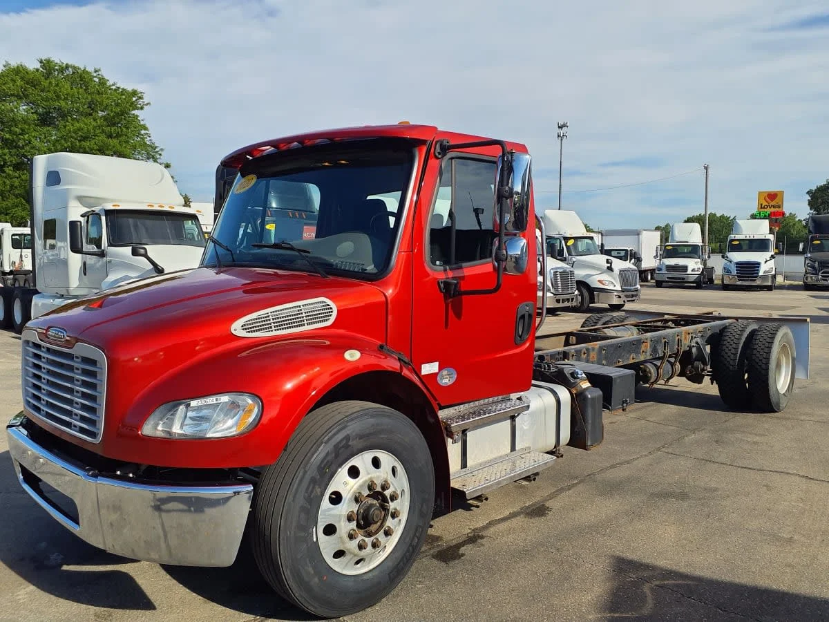 2020 Freightliner M2 106