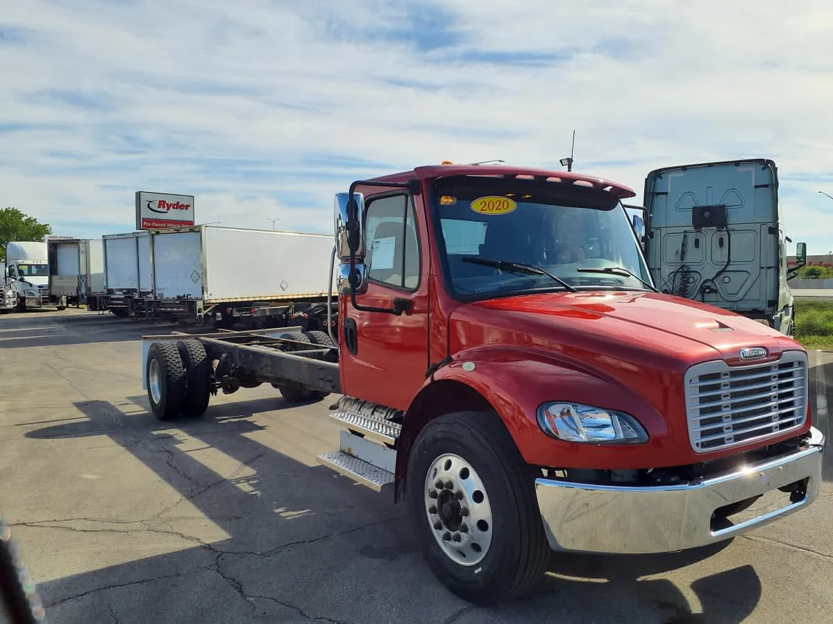 2020 Freightliner M2 106 in Oak Creek, WI — photo 3