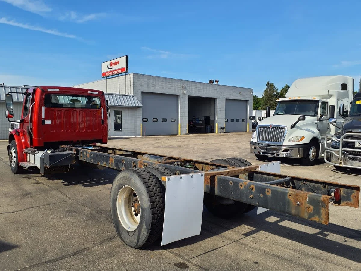 2020 Freightliner M2 106 in Oak Creek, WI — photo 6