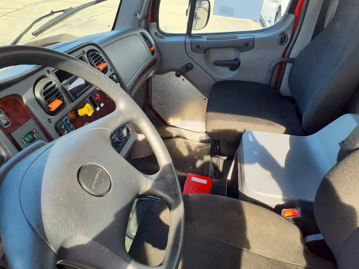 2020 Freightliner M2 106 in Oak Creek, WI — photo 7