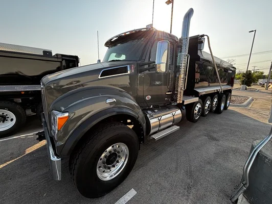 2027 Kenworth T880 in Fort Worth, TX — photo 2