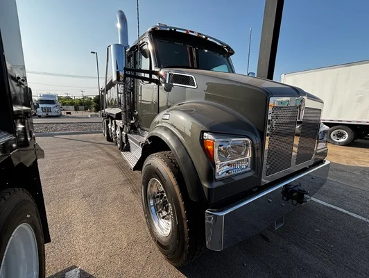 2027 Kenworth T880 in Fort Worth, TX — photo 12