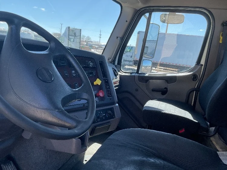 2017 Freightliner M2 112 - image 10