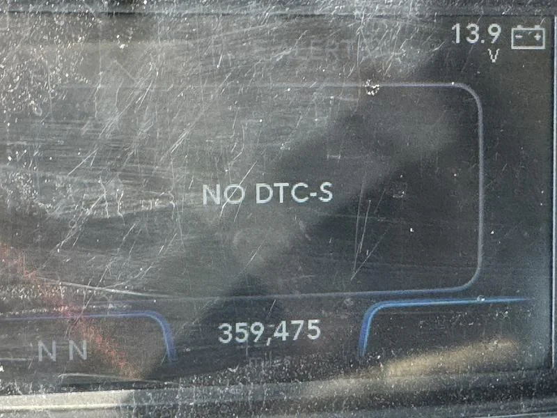 2018 International LT - image 17