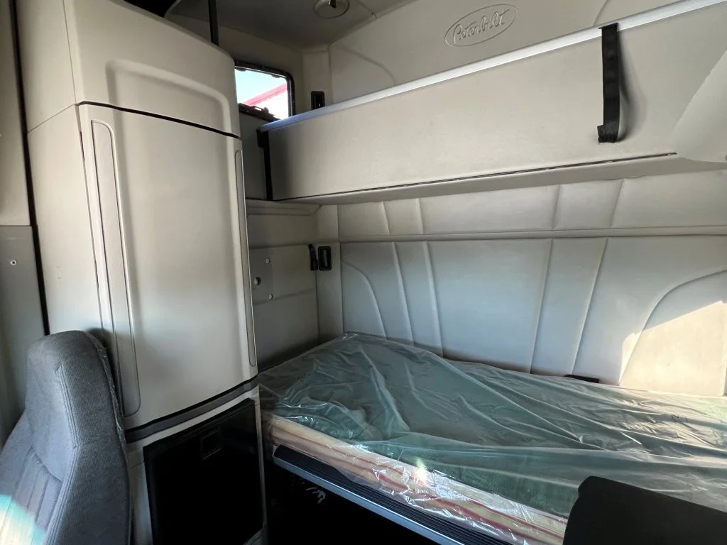 2021 Peterbilt 579 - image 13