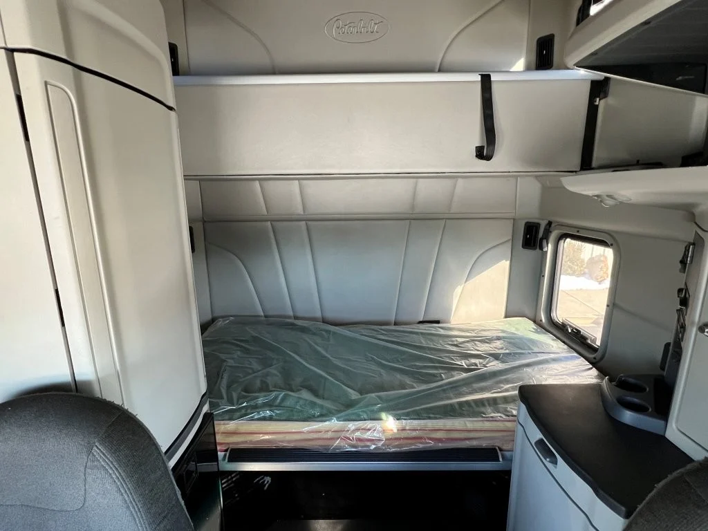 2021 Peterbilt 579 - image 11