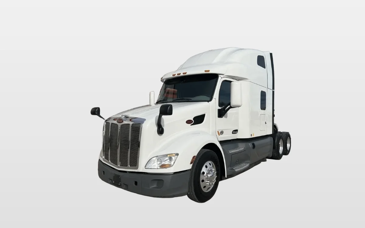 2021 Peterbilt 579 - image 1