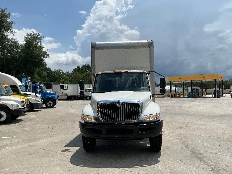 2020 International MV in Tampa, FL — photo 2