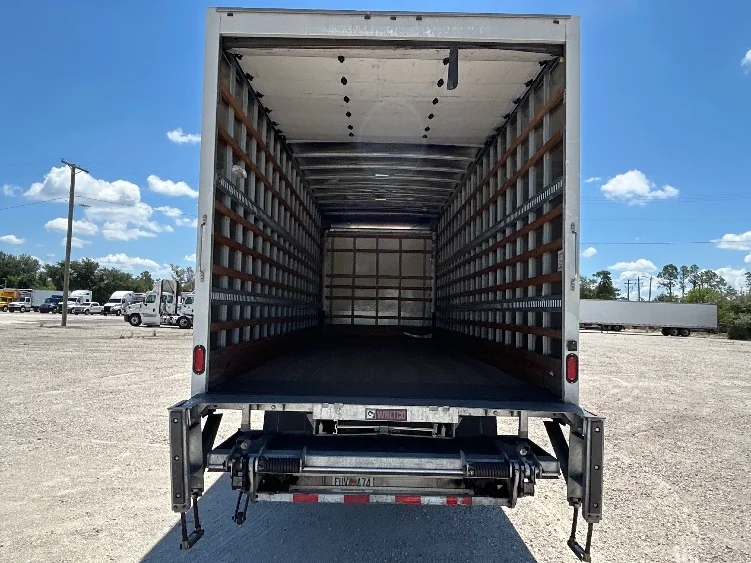 2020 International MV in Tampa, FL — photo 8