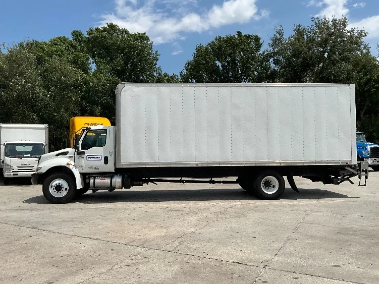 2020 International MV in Tampa, FL — photo 4
