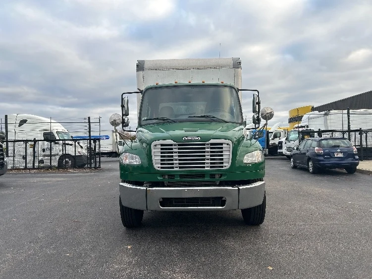2019 Freightliner M2 106 - image 2