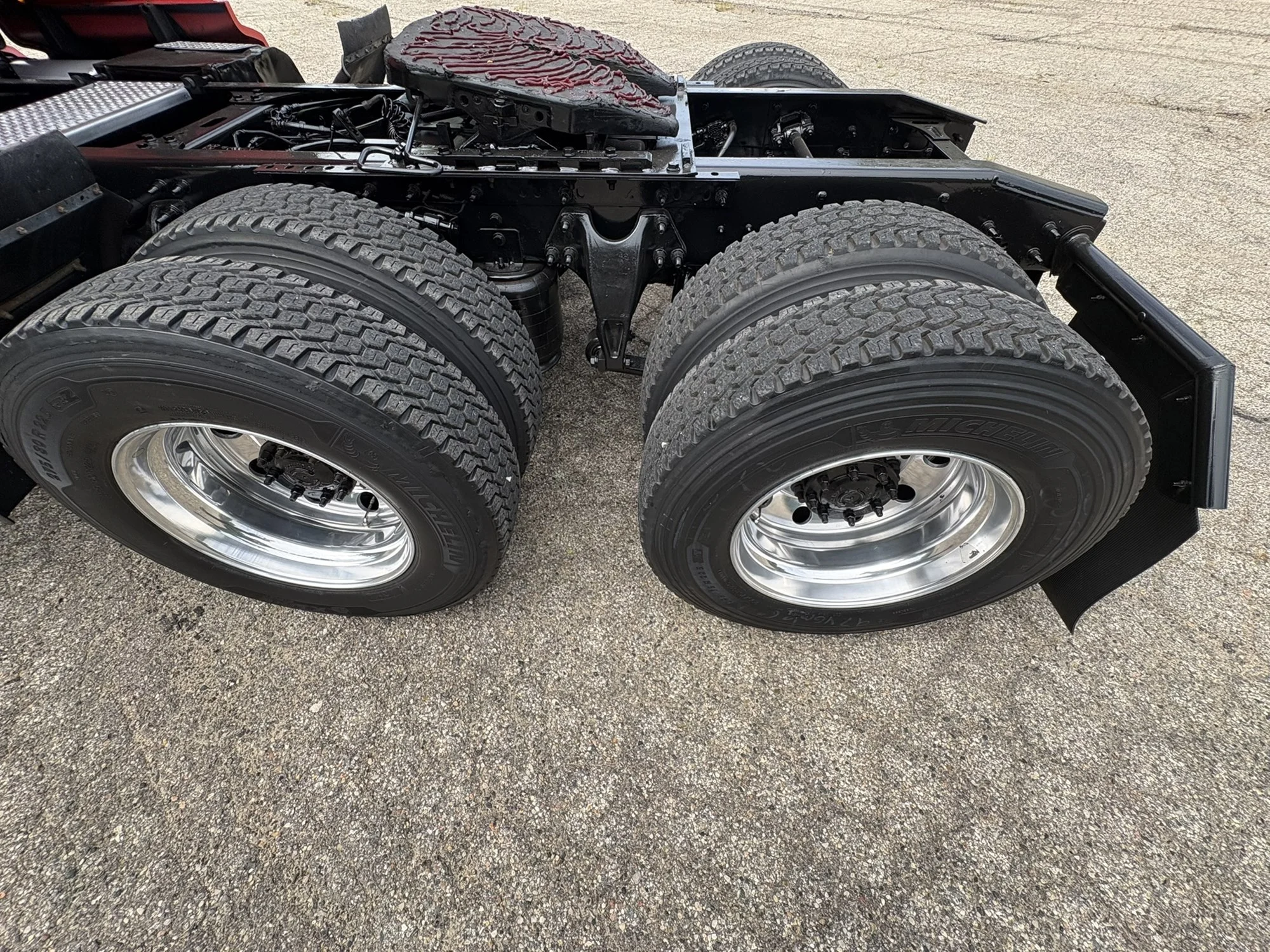 2022 International LT in MI — photo 11