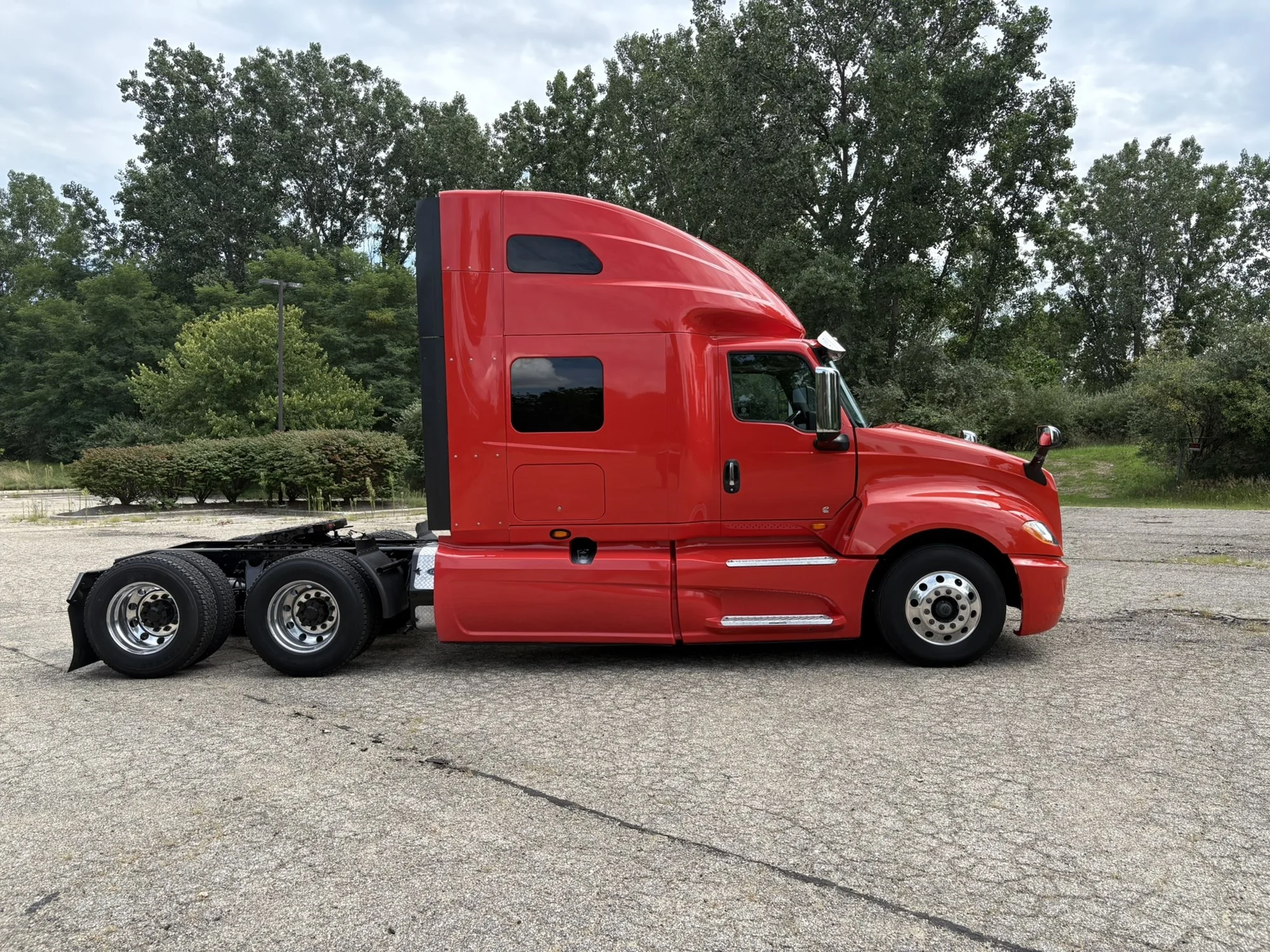 2022 International LT in MI — photo 4
