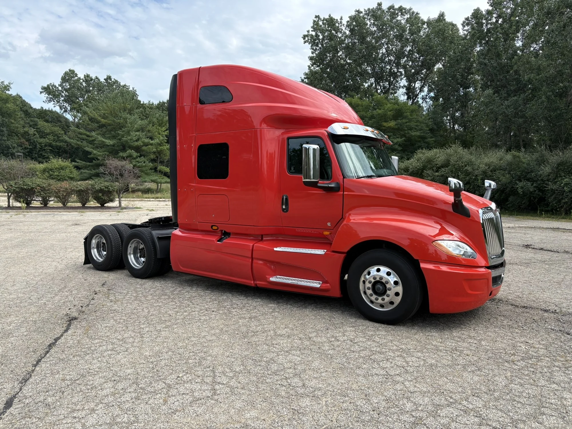2022 International LT in MI — photo 3