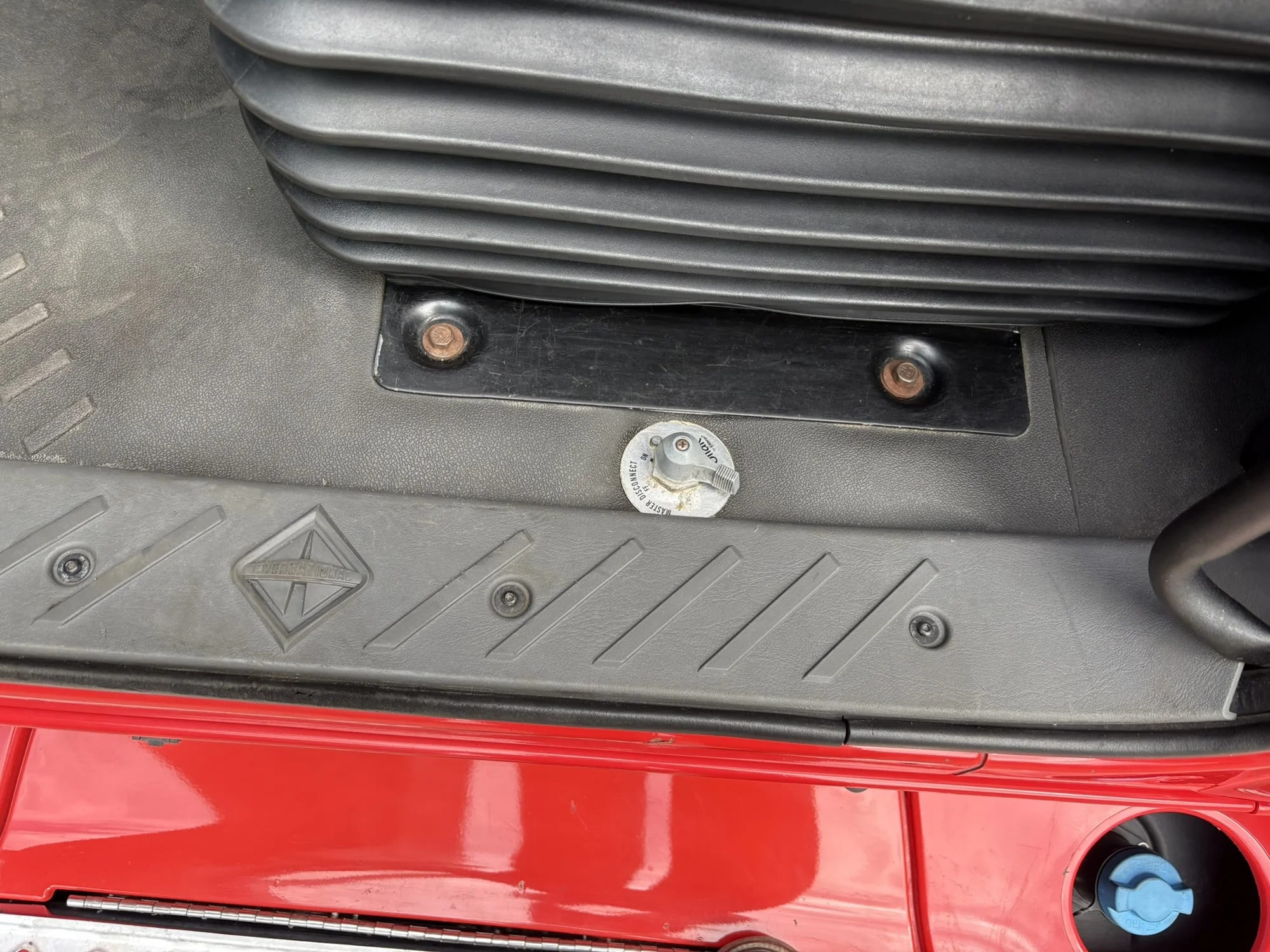 2022 International LT in MI — photo 16
