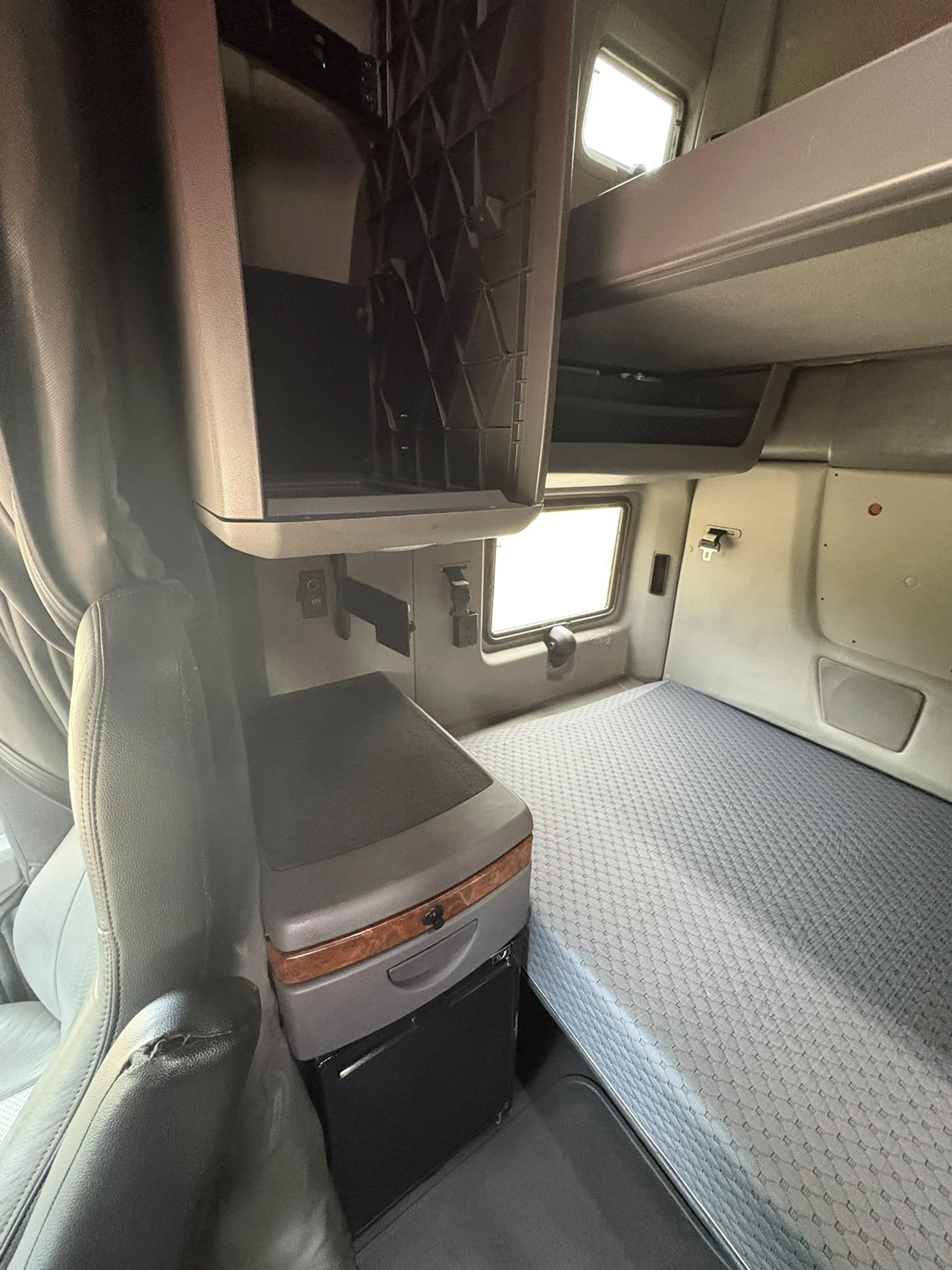 2022 International LT in MI — photo 22
