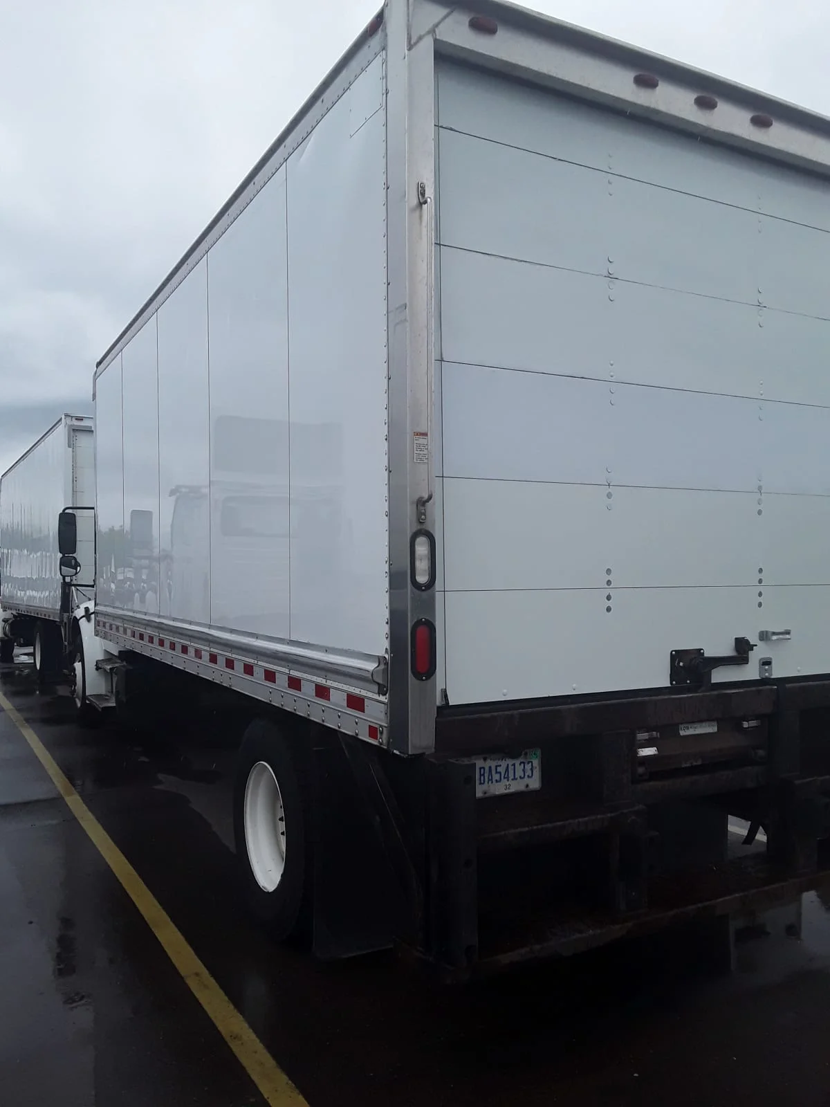 2016 Freightliner M2 106 - image 4