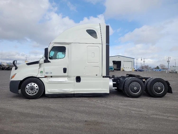2022 Freightliner Cascadia in Jerome, ID — photo 4