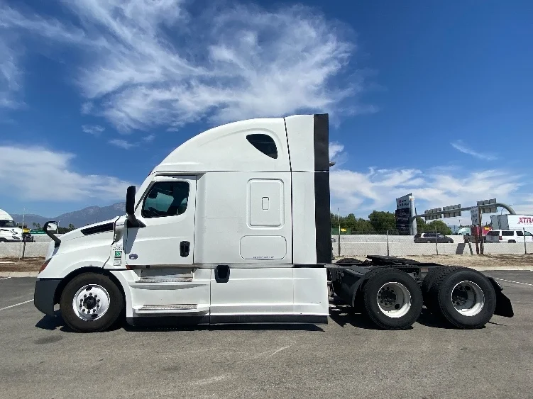 2024 Freightliner Cascadia - image 4