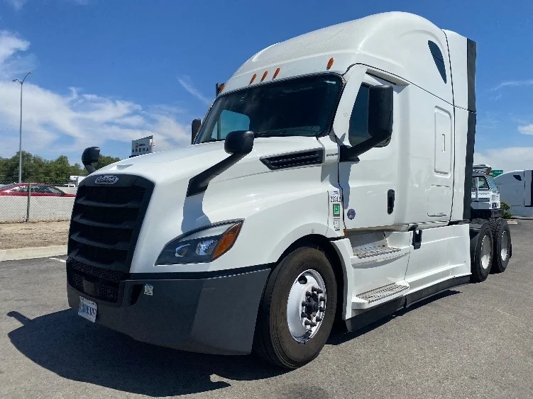 2024 Freightliner Cascadia - image 3