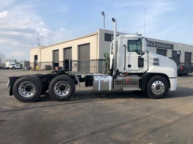 2026 Mack Anthem in Canton, OH — photo 5