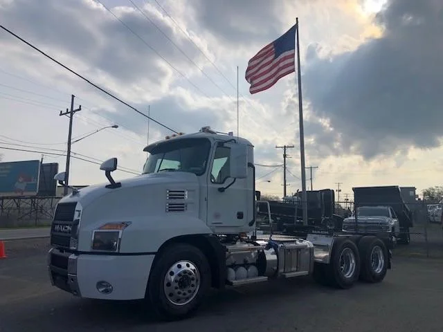 2026 Mack Anthem in Canton, OH — photo 2