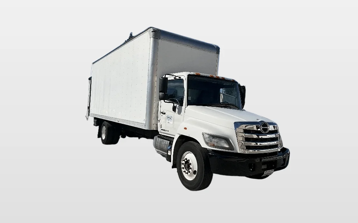 2020 Hino 268 - image 1