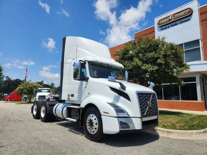 2022 Volvo VNL 300