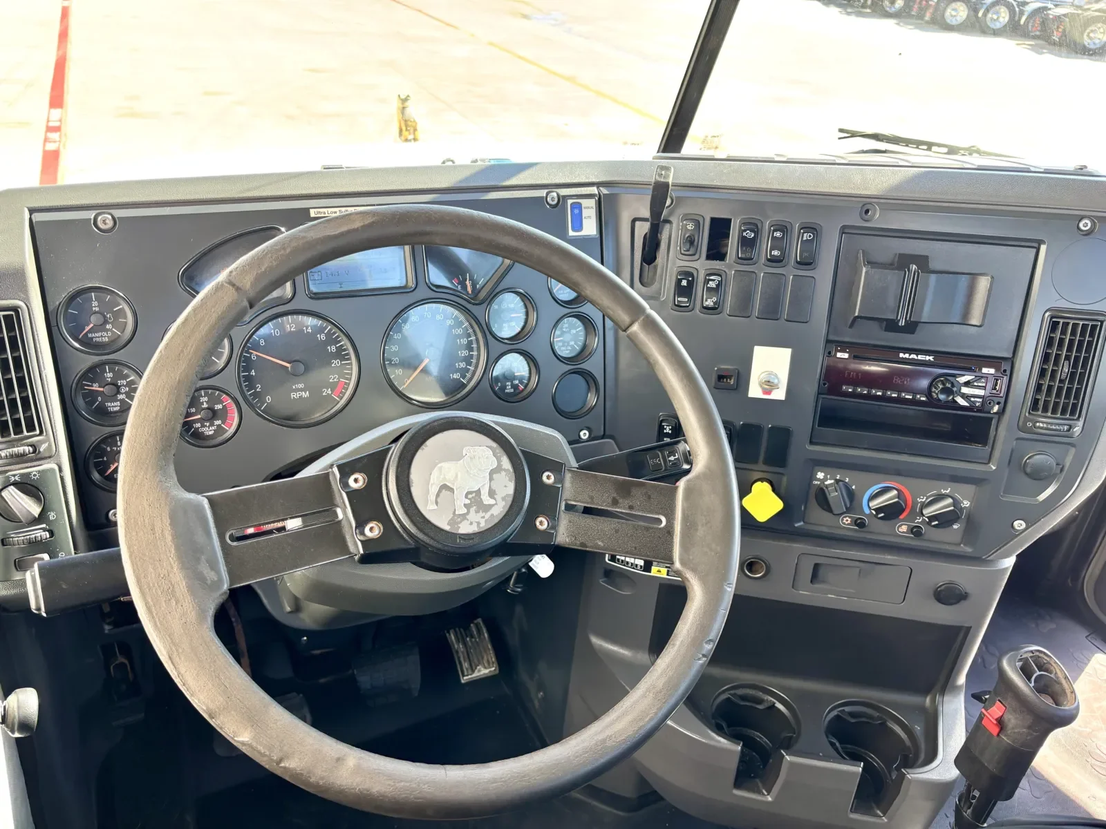 2016 Mack Granite - image 16