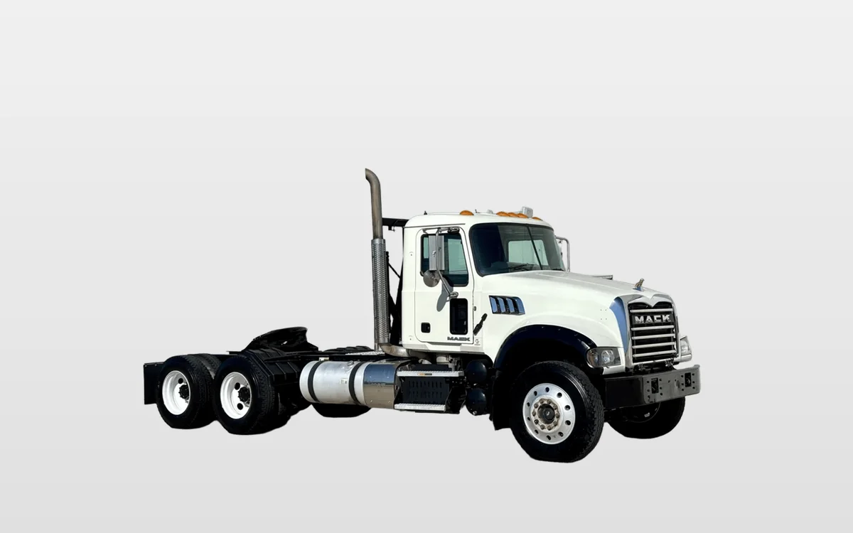 2016 Mack Granite - image 1