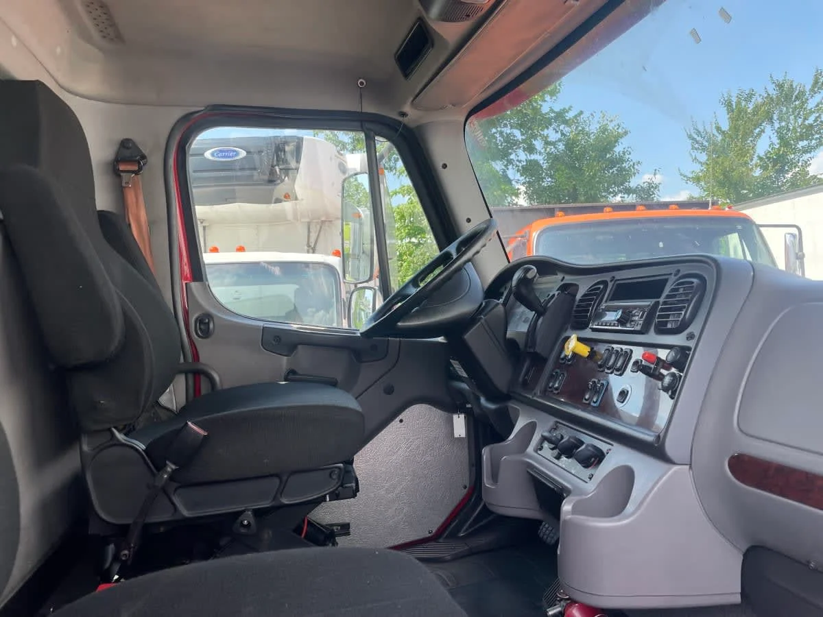 2019 Freightliner M2 106 - image 7