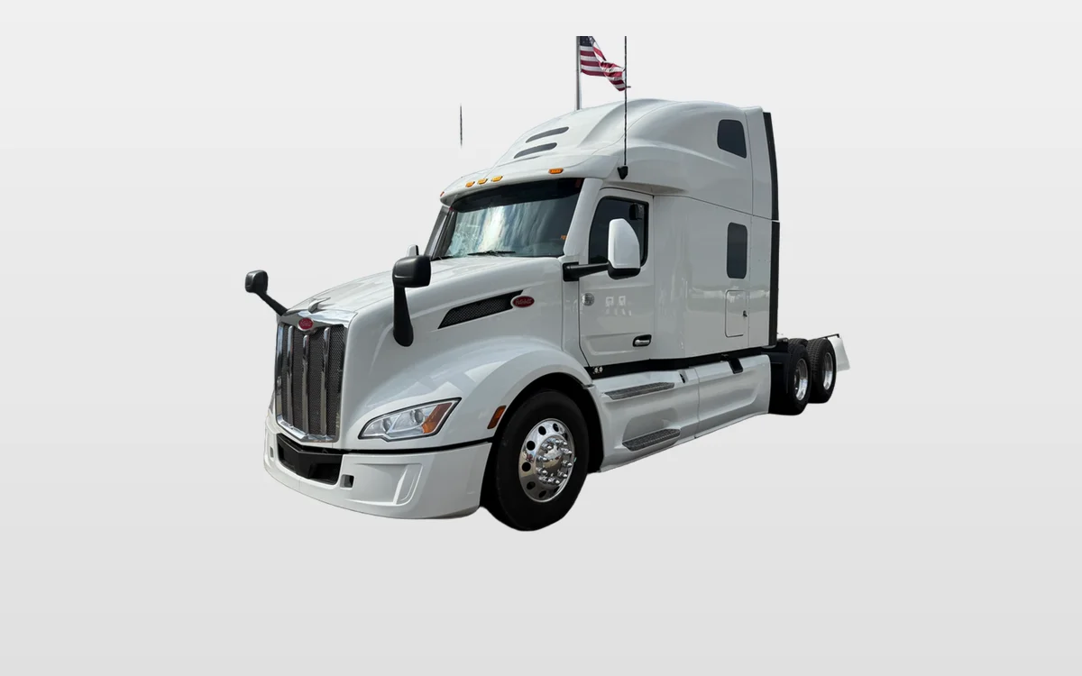 2023 PETERBILT 579 - image 1