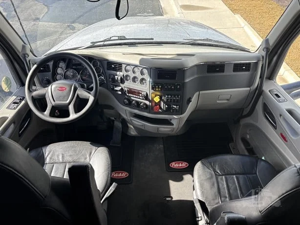 2021 Peterbilt 567 in Salt Lake City, UT — photo 14