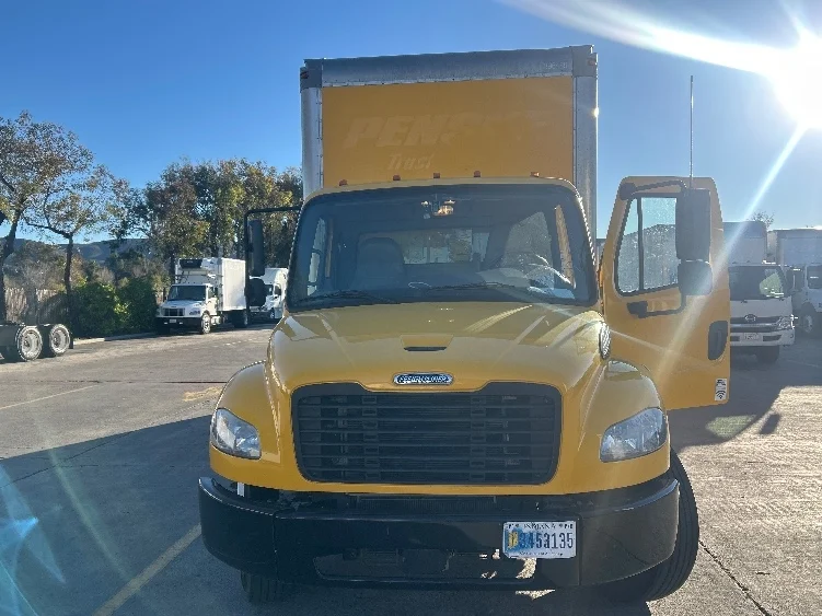 2022 Freightliner M2 106 in Fontana, CA — photo 2