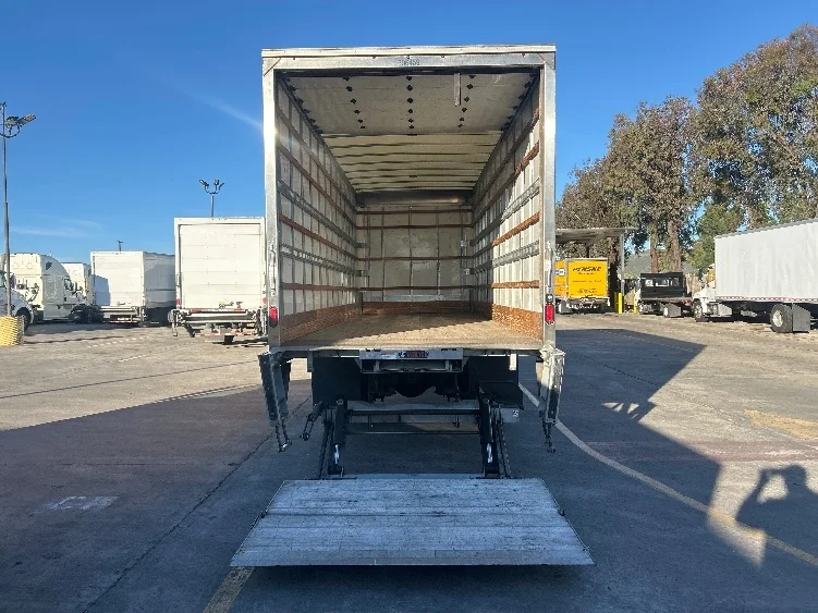 2022 Freightliner M2 106 in Fontana, CA — photo 9