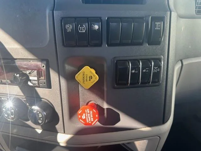 2020 Peterbilt 579 - image 11