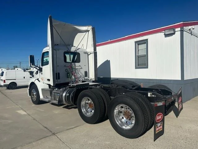 2020 Peterbilt 579 in Fontana, CA — photo 6