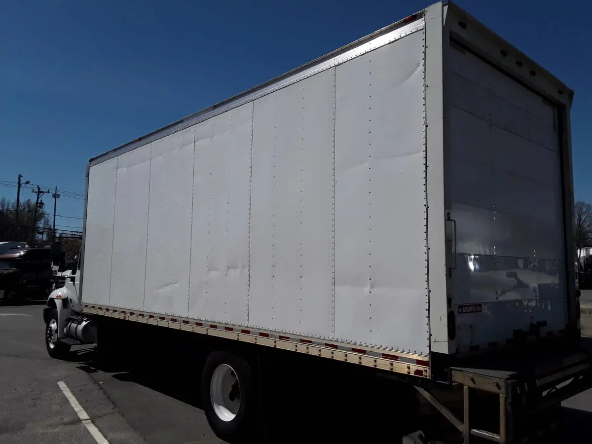 2018 International 4300 - image 6