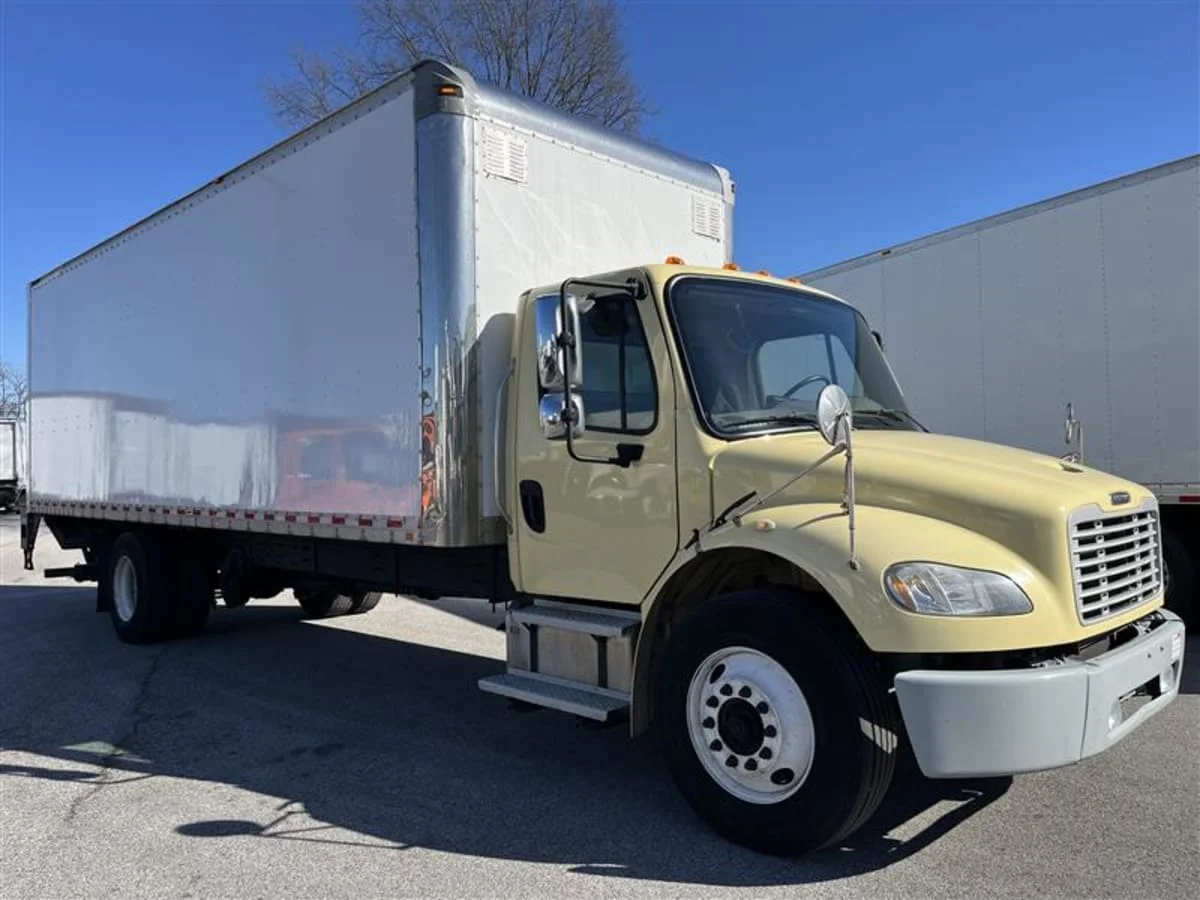 2019 Freightliner M2 106 in Beltsville, MD — photo 3