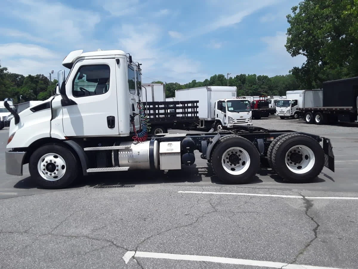 2020 Freightliner Cascadia in Charlotte, NC — photo 6