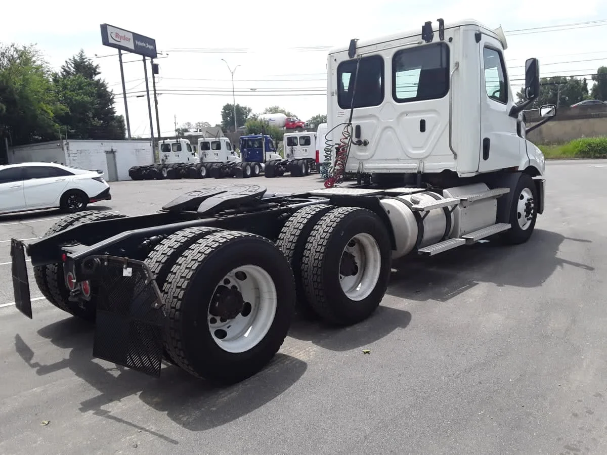 2020 Freightliner Cascadia in Charlotte, NC — photo 10