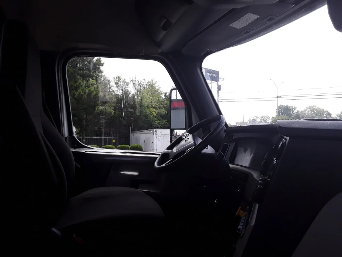 2020 Freightliner Cascadia in Charlotte, NC — photo 9