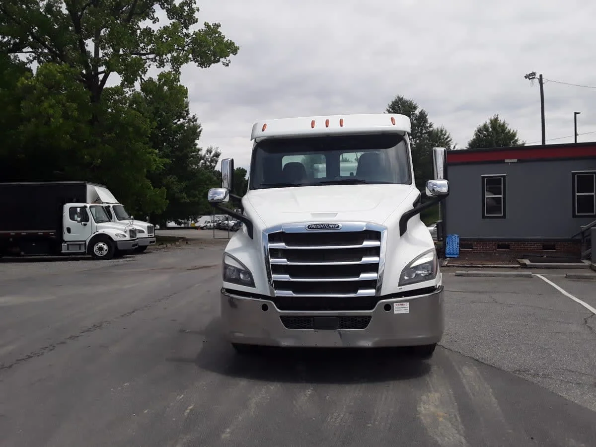 2020 Freightliner Cascadia in Charlotte, NC — photo 2