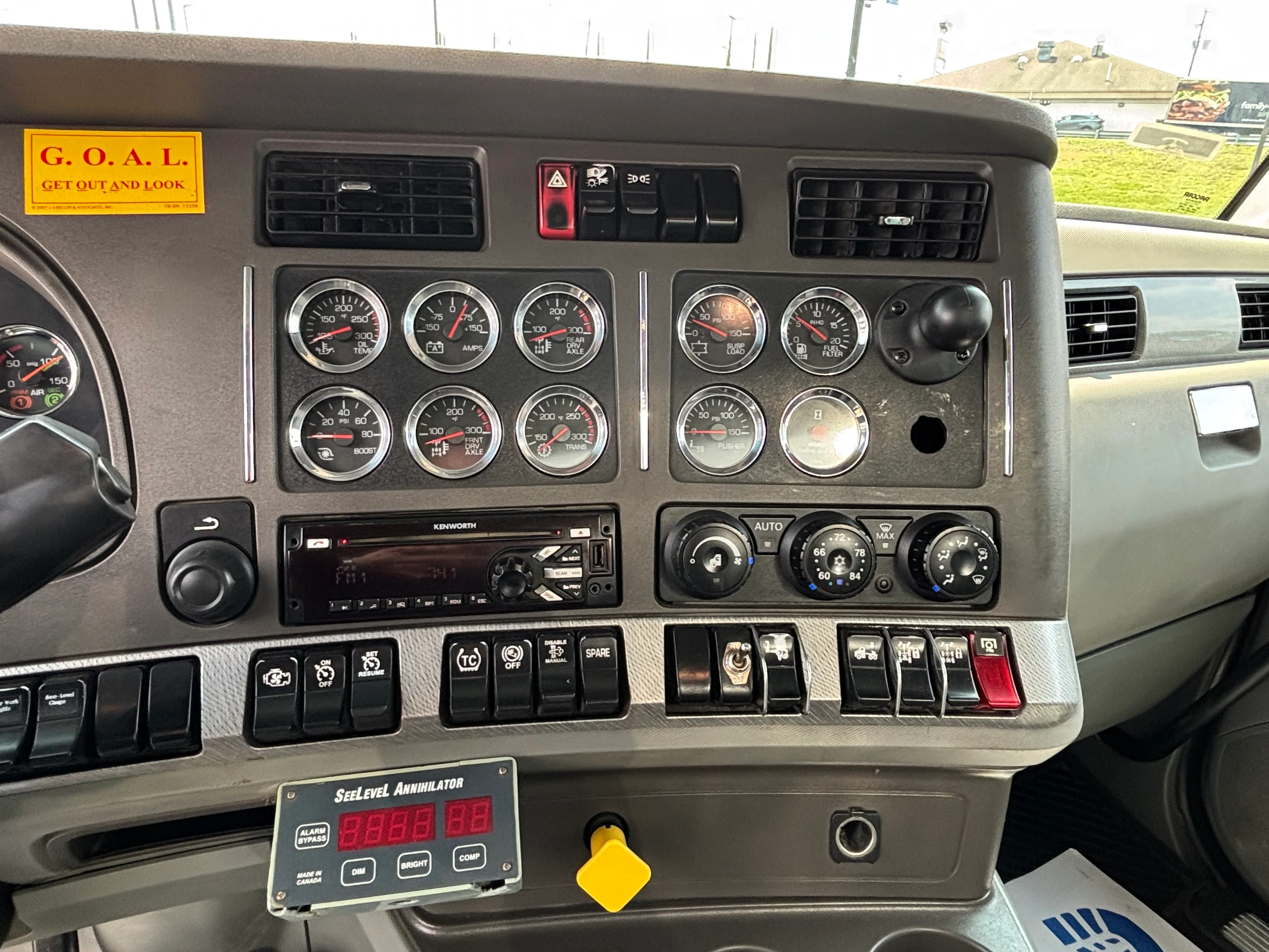 2019 Kenworth T880 in Scranton, PA — photo 15