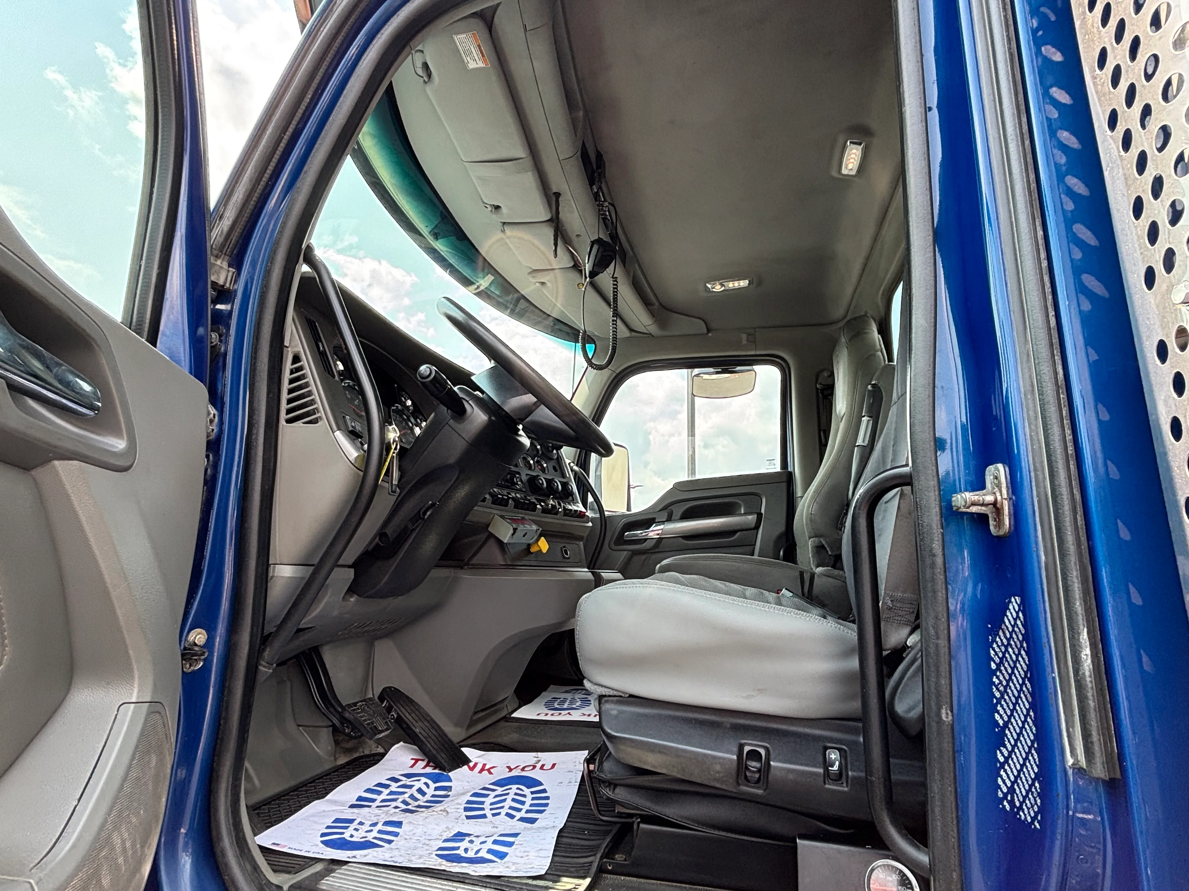 2019 Kenworth T880 in Scranton, PA — photo 11
