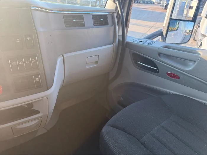 2021 Peterbilt 579 - image 21